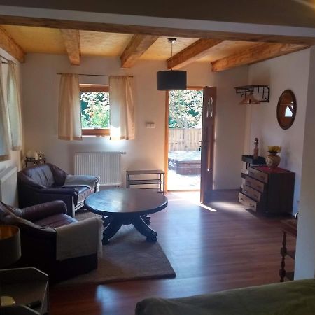 Stodola-Soukromy Apartman Pro Dva S Venkovni Virivkou Karlstejn Exterior photo